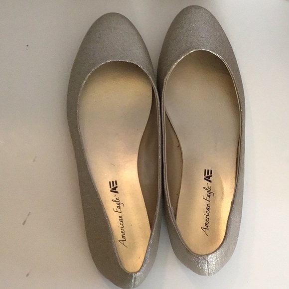 Flat gold metallic women’s shoes - Picture 4 of 6